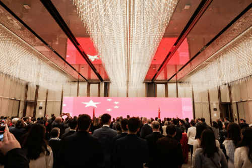 艺术家闫宇的个人雕塑作品展在阿尔巴尼亚共和国驻华大使馆一层展